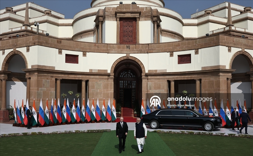 Rusya Devlet Başkanı Putin ve Hindistan Başbakanı Modi'nin görüşmesi başladı 