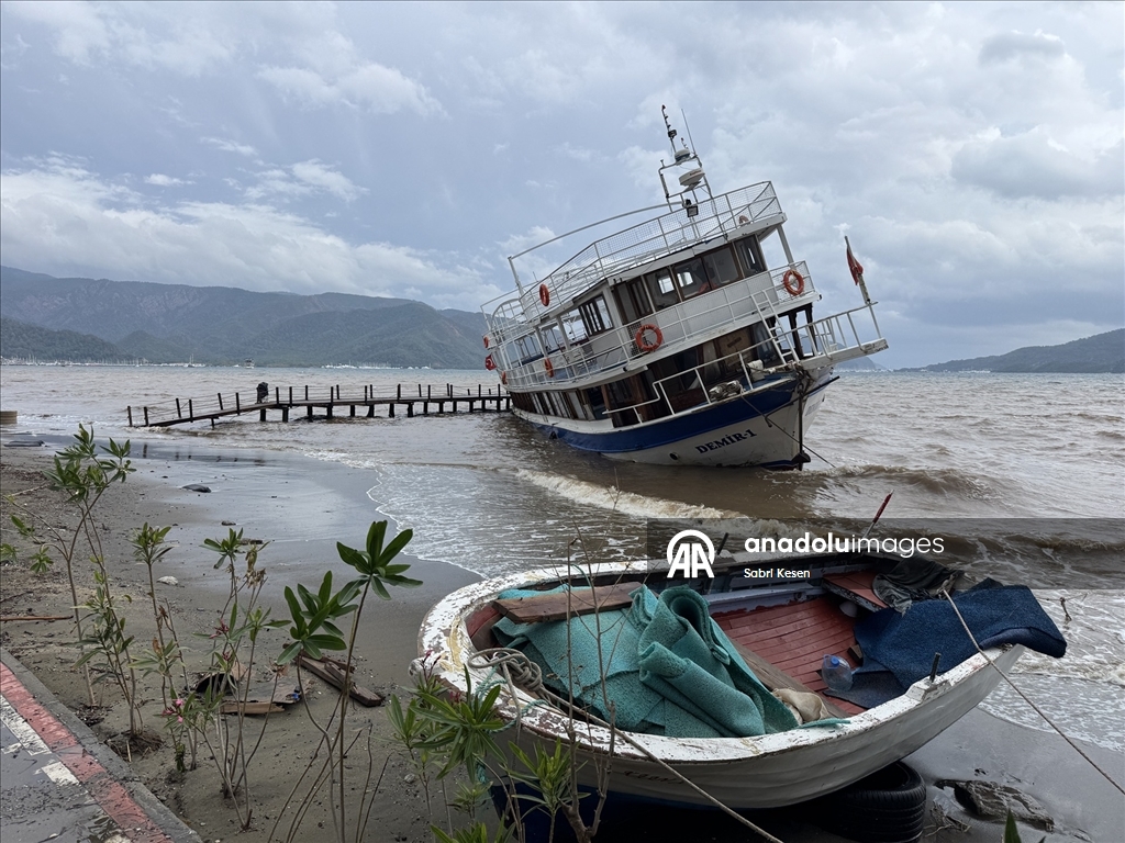 Muğla'da sağanak ve fırtına etkili oluyor