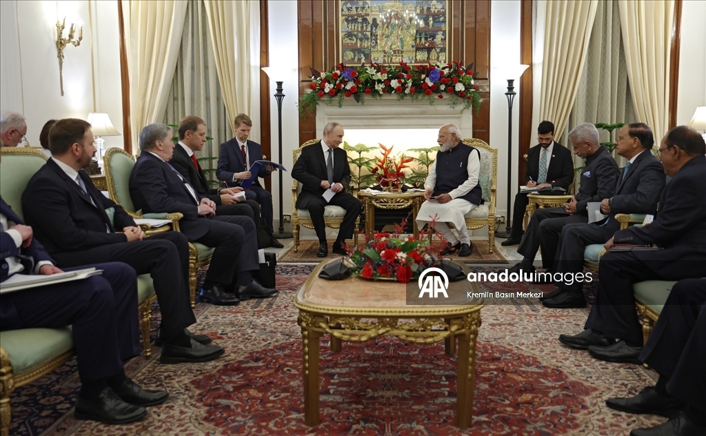 Rusya Devlet Başkanı Putin ve Hindistan Başbakanı Modi'nin görüşmesi başladı 
