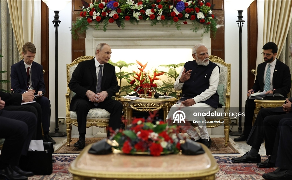 Rusya Devlet Başkanı Putin ve Hindistan Başbakanı Modi'nin görüşmesi başladı 