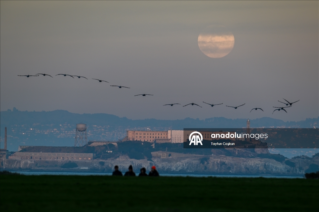 ''Soğuk Ay'' süper dolunayı San Francisco kentinde görüntülendi