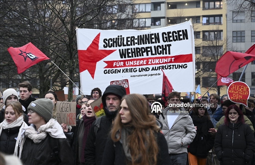 Учащиеся Германии протестуют против законопроекта о военной службе