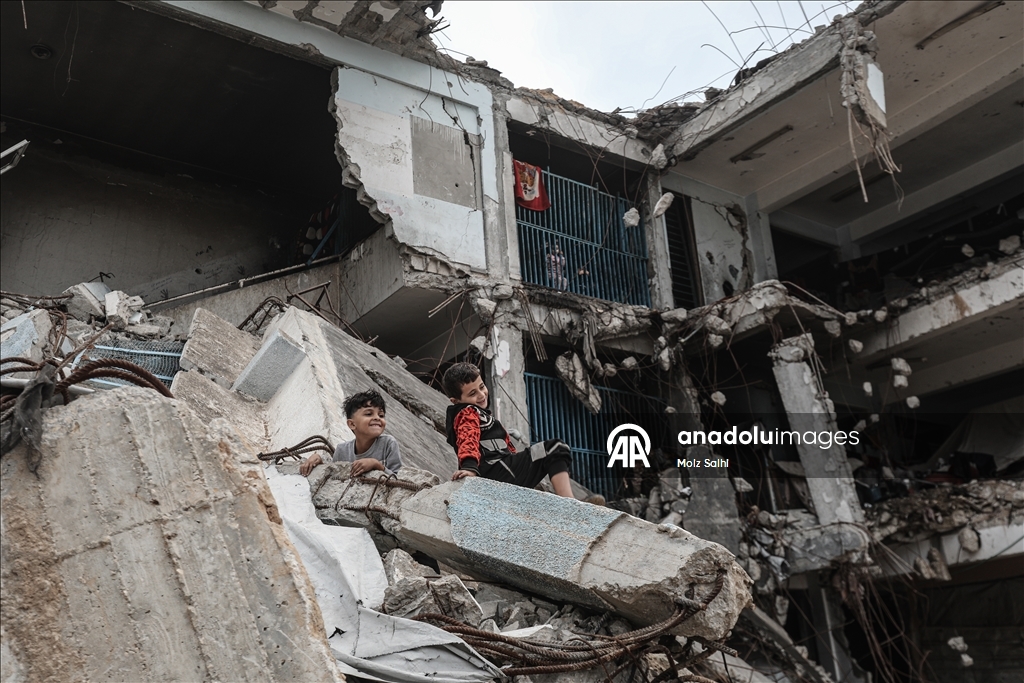 Gazze'deki Bureyc Kampı’nda yıkımın gölgesinde günlük yaşam