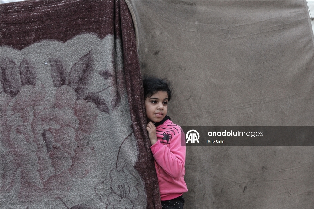 Gazze'deki Bureyc Kampı’nda yıkımın gölgesinde günlük yaşam