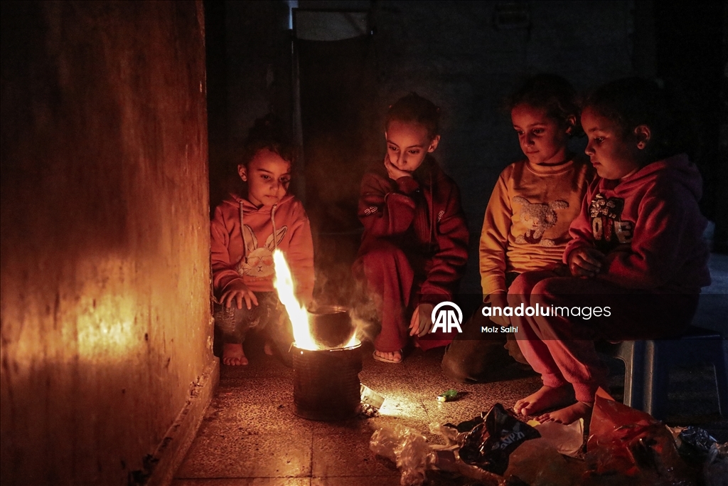 Gazze'deki Bureyc Kampı’nda yıkımın gölgesinde günlük yaşam