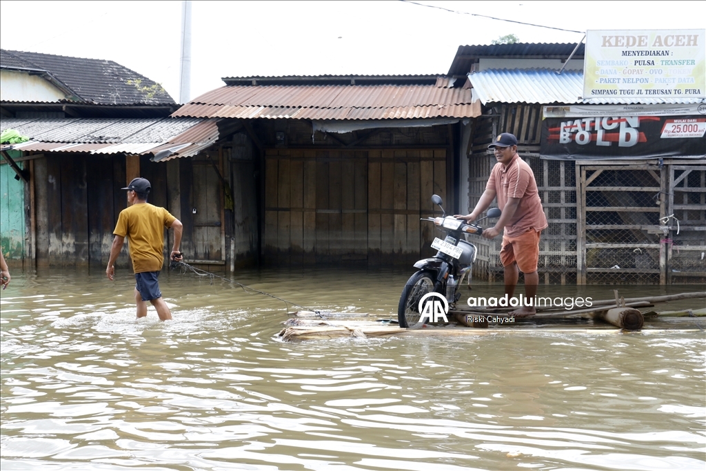 Güney Asya'da geçen hafta başlayan sel ve heyelanlarda ölenlerin sayısı 1500'ü aştı 