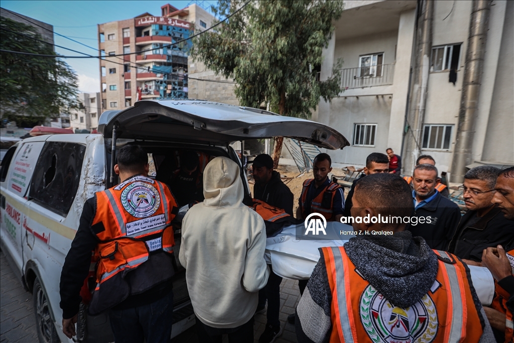 İsrail'in Gazze'ye düzenlediği saldırılarda biri sivil savunma ekibi 3 kişi hayatını kaybetti