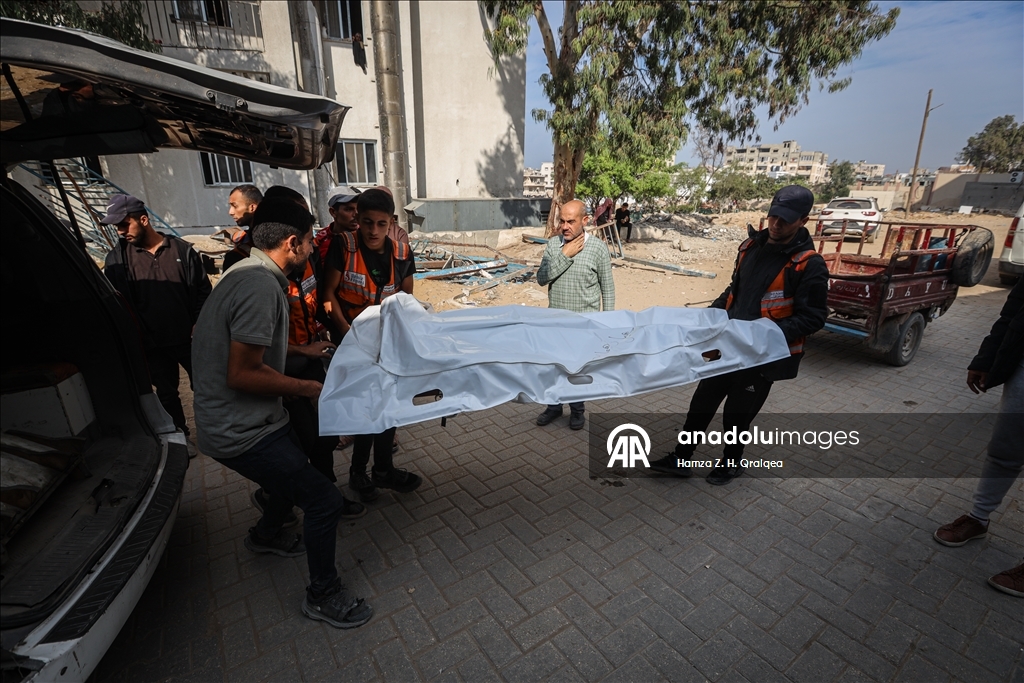 İsrail'in Gazze'ye düzenlediği saldırılarda biri sivil savunma ekibi 3 kişi hayatını kaybetti