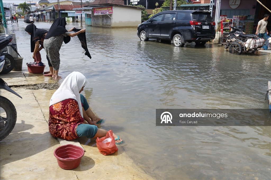 Güney Asya'da geçen hafta başlayan sel ve heyelanlarda ölenlerin sayısı 1500'ü aştı 