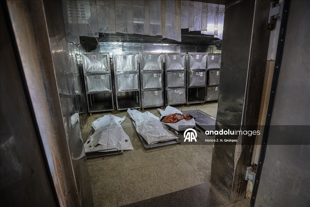 İsrail'in Gazze'ye düzenlediği saldırılarda biri sivil savunma ekibi 3 kişi hayatını kaybetti