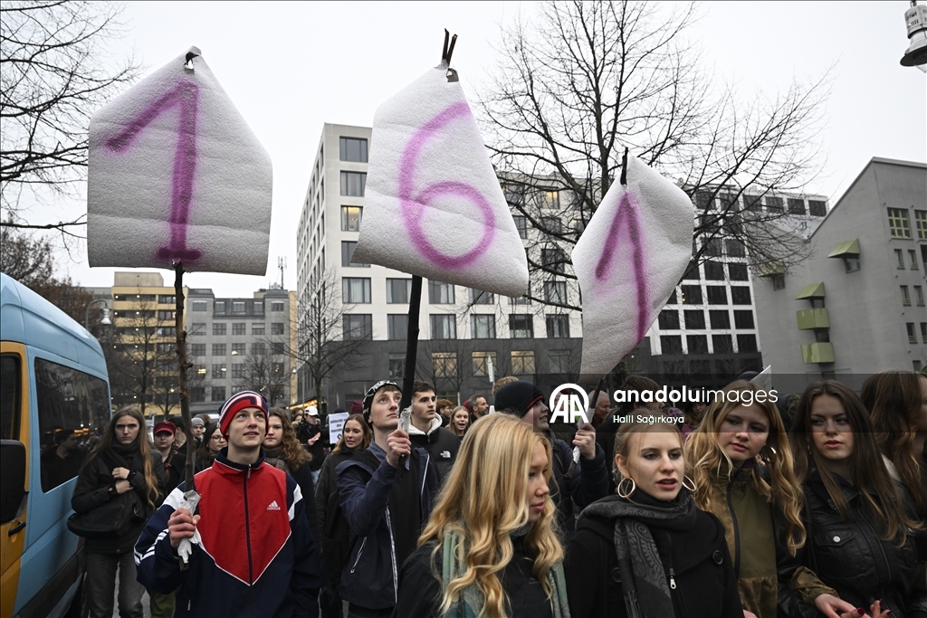 Учащиеся Германии протестуют против законопроекта о военной службе