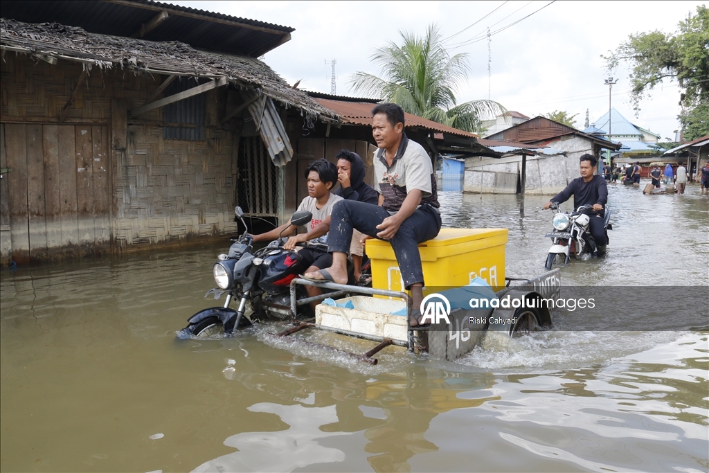 Güney Asya'da geçen hafta başlayan sel ve heyelanlarda ölenlerin sayısı 1500'ü aştı 