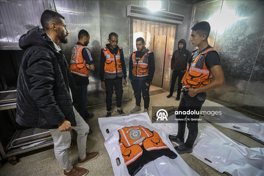 İsrail'in Gazze'ye düzenlediği saldırılarda biri sivil savunma ekibi 3 kişi hayatını kaybetti