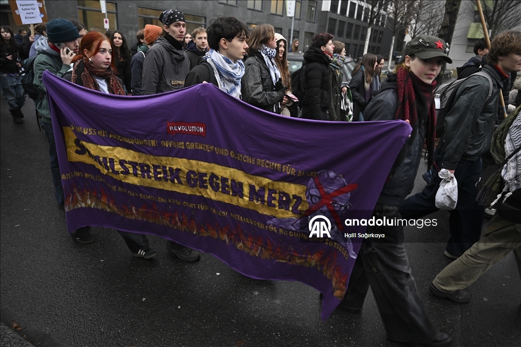 Учащиеся Германии протестуют против законопроекта о военной службе