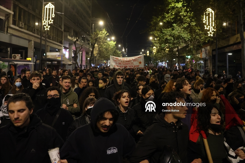 В Афинах почтили память убитого полицейским подростка Александроса Григоропулоса