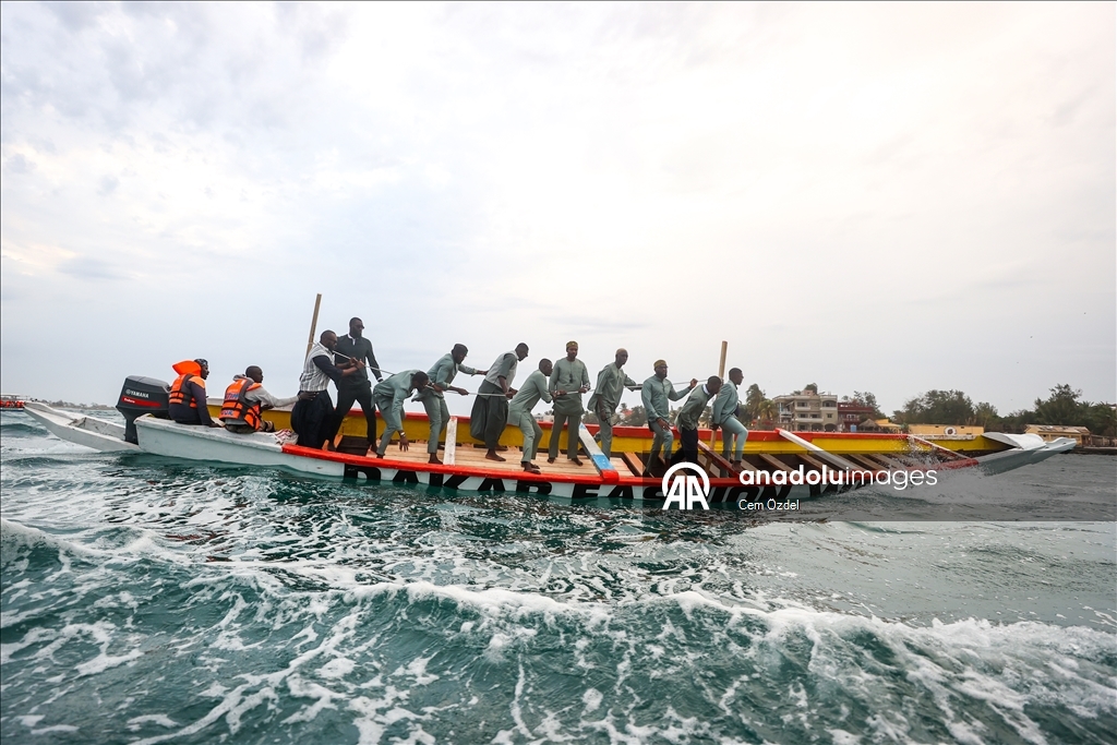 Неделя моды в Дакаре прошла на рыбацких лодках