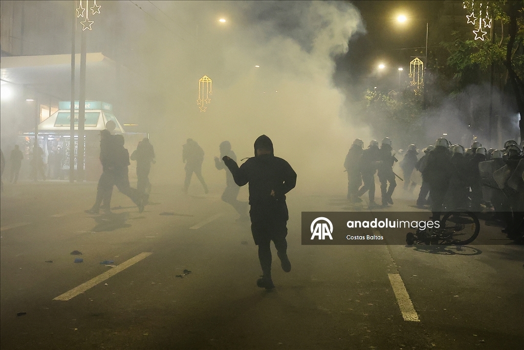 В Афинах почтили память убитого полицейским подростка Александроса Григоропулоса