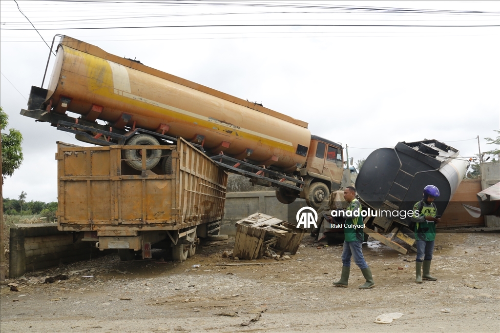Endonezya’da sel felaketinin etkileri devam ediyor