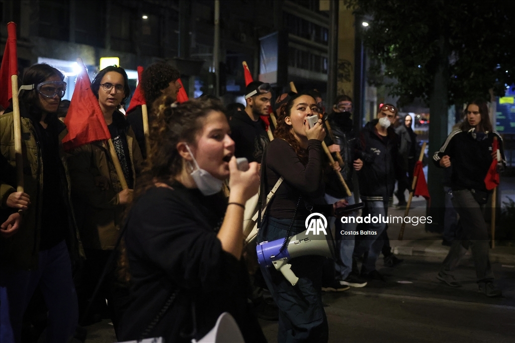 В Афинах почтили память убитого полицейским подростка Александроса Григоропулоса