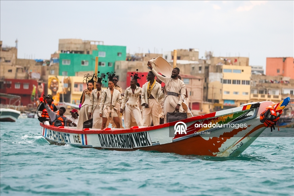 Неделя моды в Дакаре прошла на рыбацких лодках