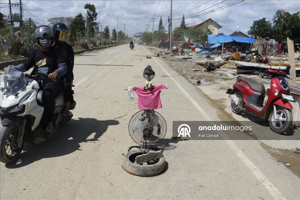 Endonezya’da sel felaketinin etkileri devam ediyor