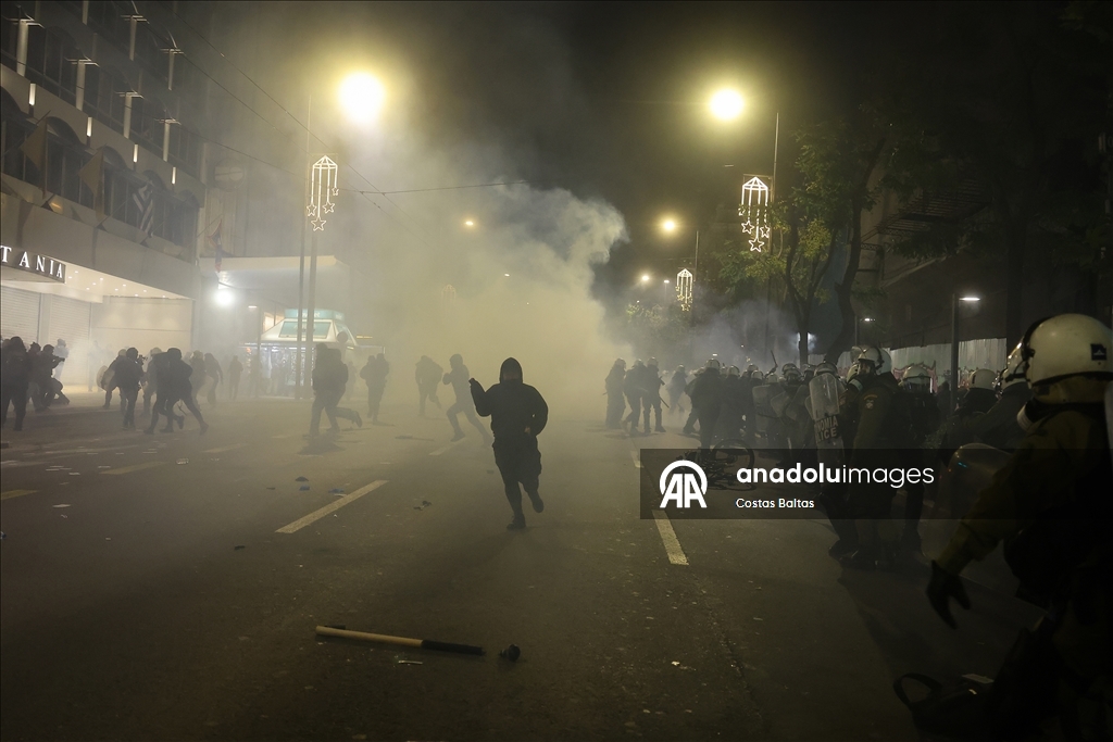 В Афинах почтили память убитого полицейским подростка Александроса Григоропулоса