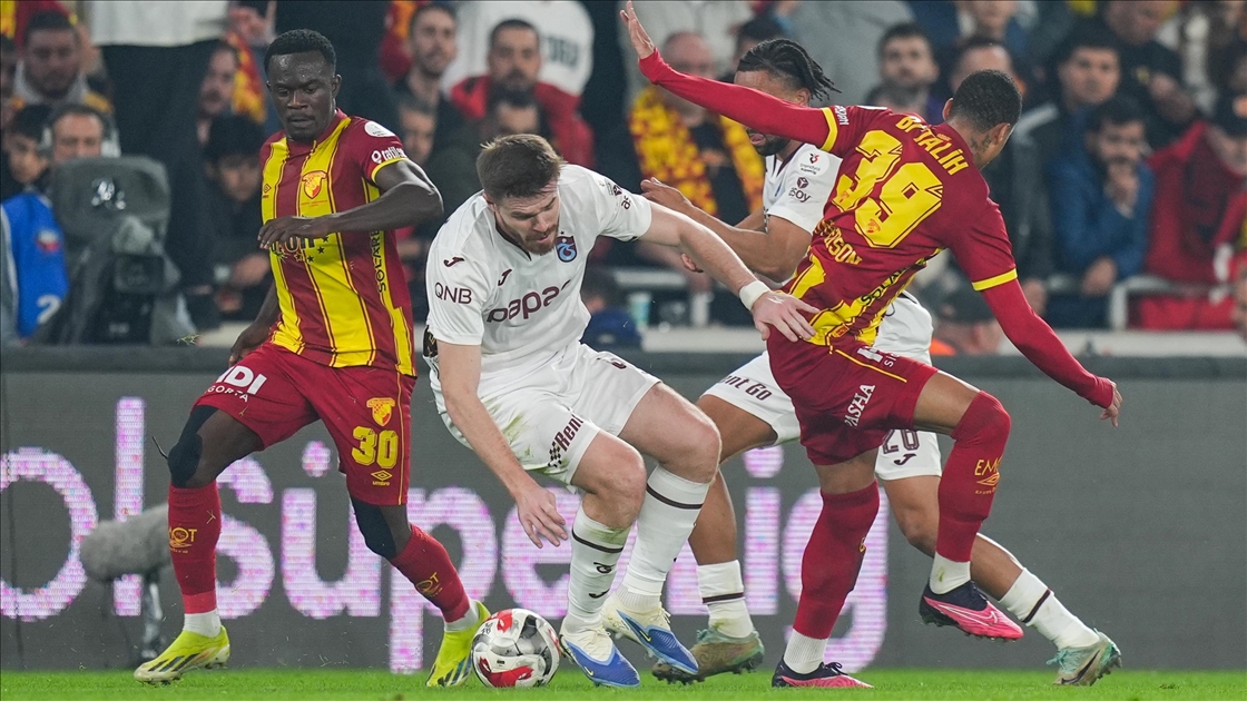 Trabzonspor, Göztepe'yi deplasmanda 2-1 yendi