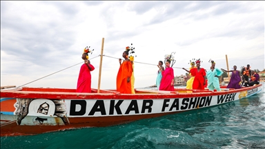 Dakar Moda Haftası balıkçı teknelerinde düzenlendi