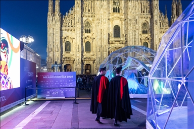 В Милане зажгли рождественскую елку к зимним Олимпийским играм 2026 года