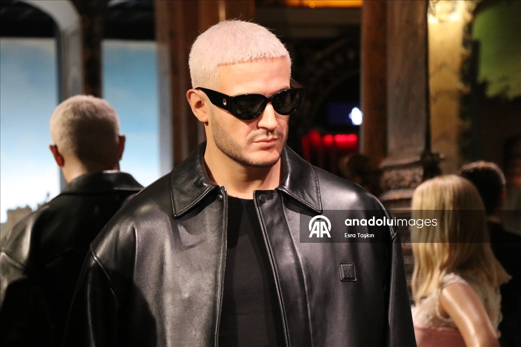 Paris'teki Grevin Müzesi, bal mumu heykelleriyle tarihe ışık tutuyor