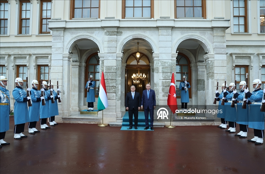 Cumhurbaşkanı Erdoğan, Macaristan Başbakanı Orban'ı resmi törenle karşıladı