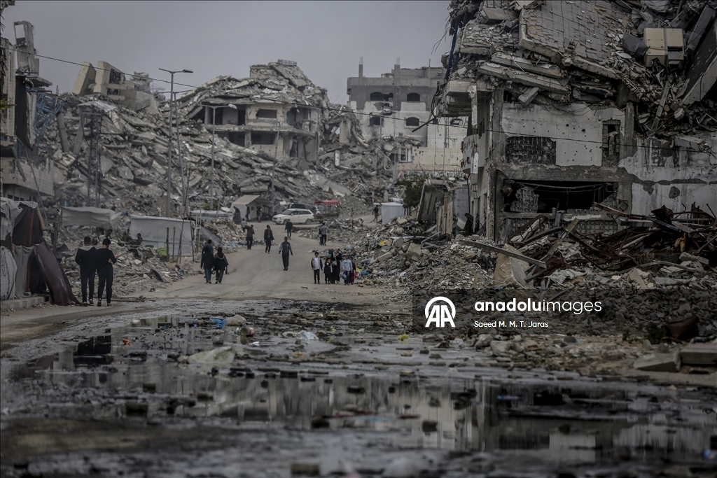 İsrail’in harabeye çevirdiği Gazze kentindeki Şeyh Rıdvan Mahallesi’nde günlük yaşam