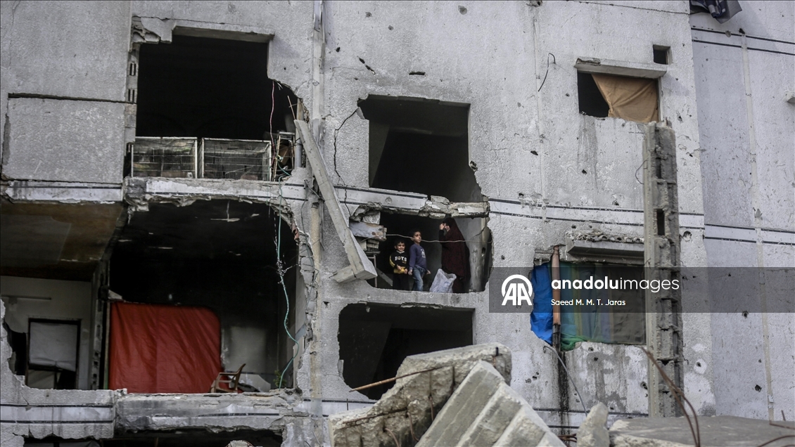 İsrail’in harabeye çevirdiği Gazze kentindeki Şeyh Rıdvan Mahallesi’nde günlük yaşam