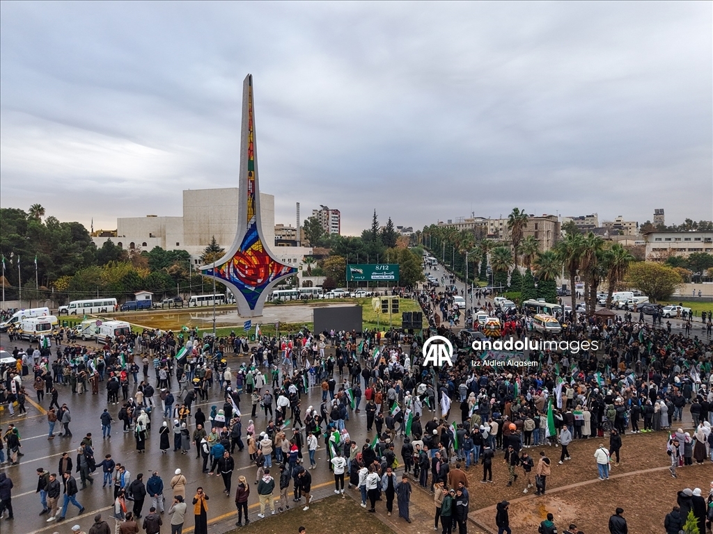 Сирийский народ отмечает первую годовщину свержения 61-летнего режима Баас 8