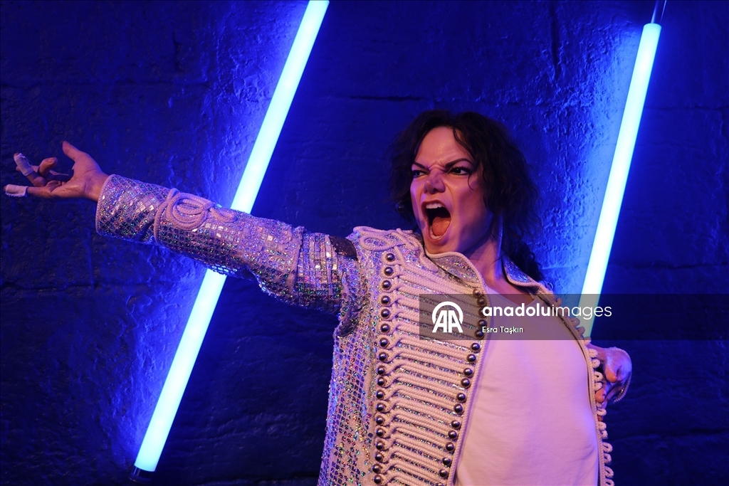 Paris'teki Grevin Müzesi, bal mumu heykelleriyle tarihe ışık tutuyor