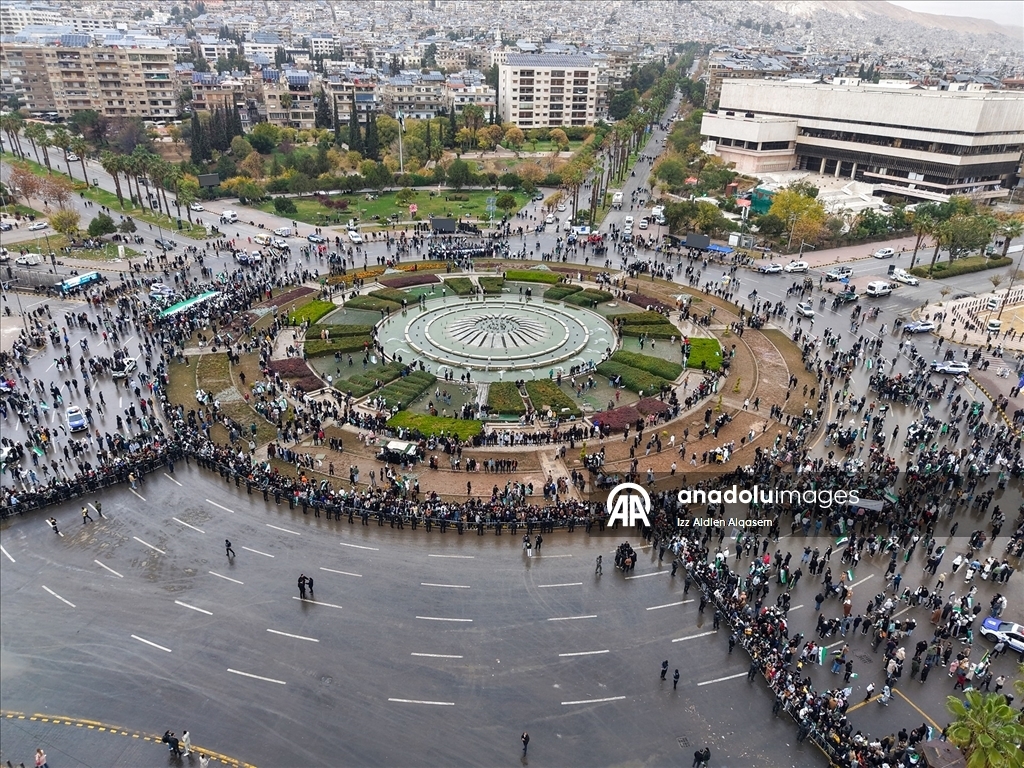 Сирийский народ отмечает первую годовщину свержения 61-летнего режима Баас 7