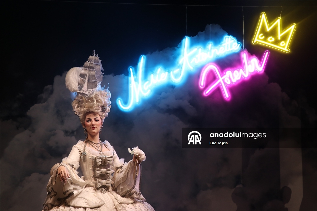 Paris'teki Grevin Müzesi, bal mumu heykelleriyle tarihe ışık tutuyor