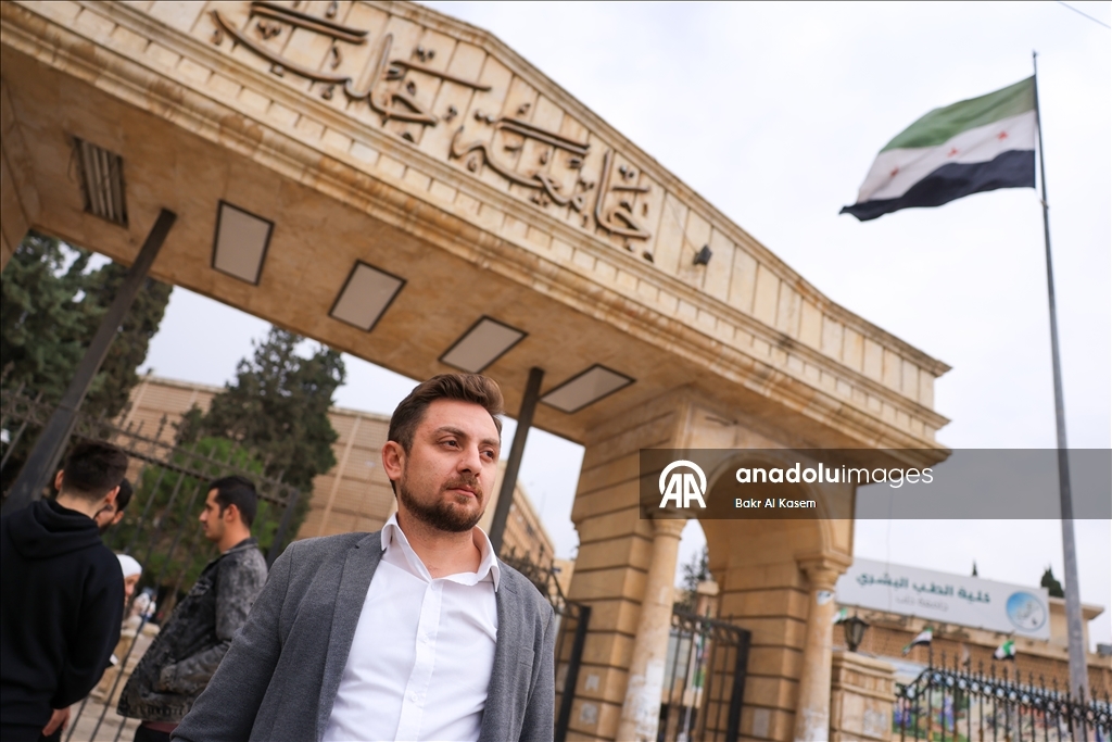 بذكرى إسقاط البعث.. سوريون يستعيدون "ذكريات الألم ولحظات التحرير"