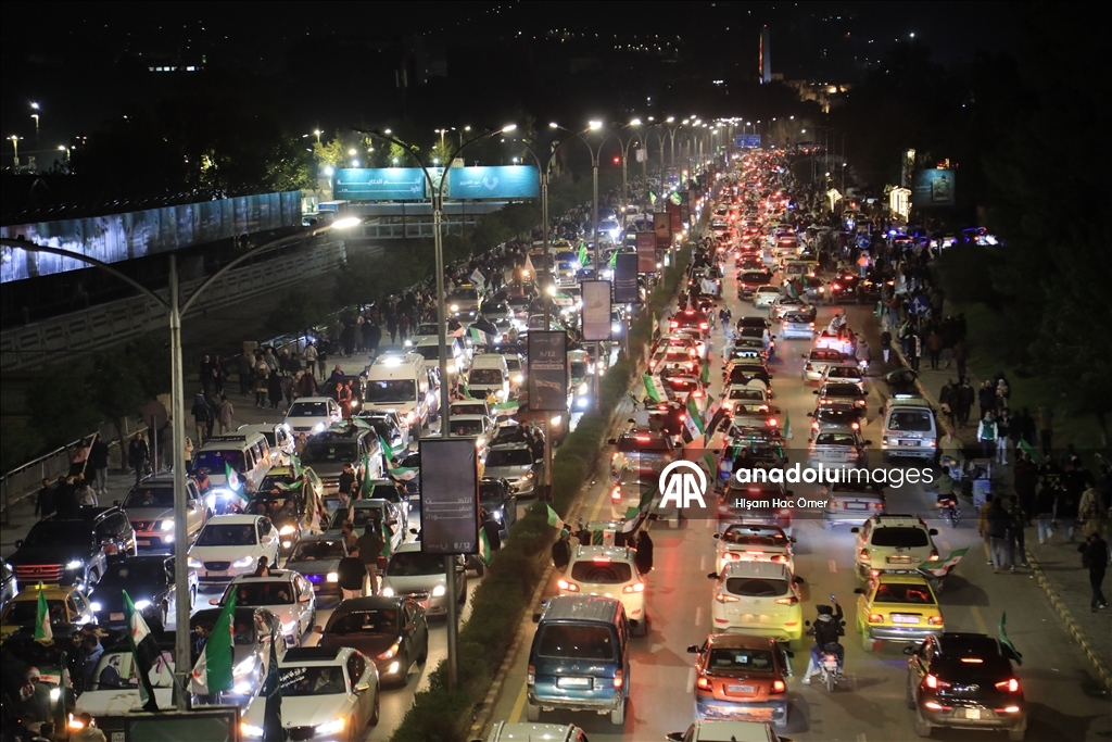 سوريا.. احتفالات واسعة بالذكرى الأولى لـ"النصر والتحرير"