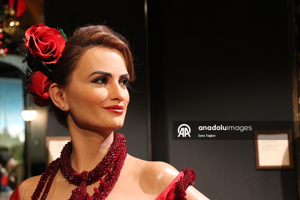 Paris'teki Grevin Müzesi, bal mumu heykelleriyle tarihe ışık tutuyor