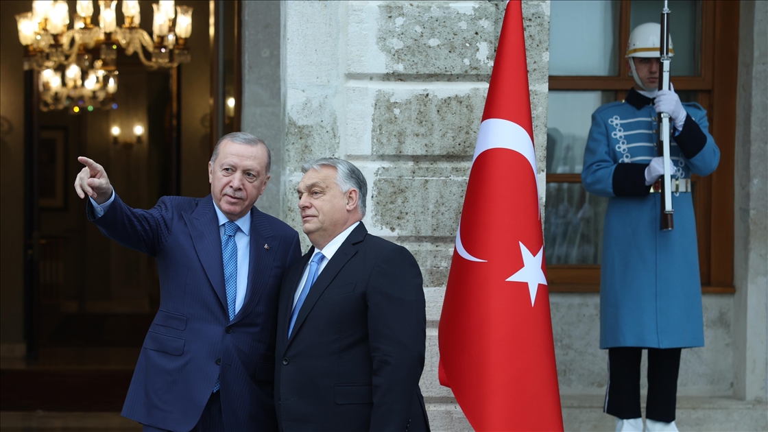 Cumhurbaşkanı Erdoğan, Macaristan Başbakanı Orban'ı resmi törenle karşıladı