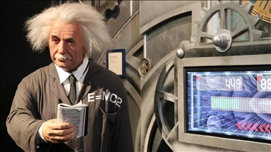 Paris'teki Grevin Müzesi, bal mumu heykelleriyle tarihe ışık tutuyor