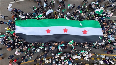 Suriye'de Esed rejiminin devrilmesinin birinci yılı Şam'da kutlanılıyor