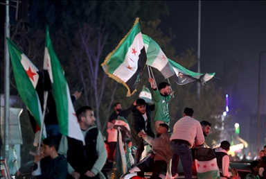 Сирийский народ отмечает первую годовщину свержения 61-летнего режима Баас