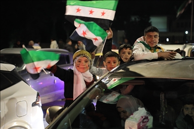 سوريا.. احتفالات واسعة بالذكرى الأولى لـ"النصر والتحرير"