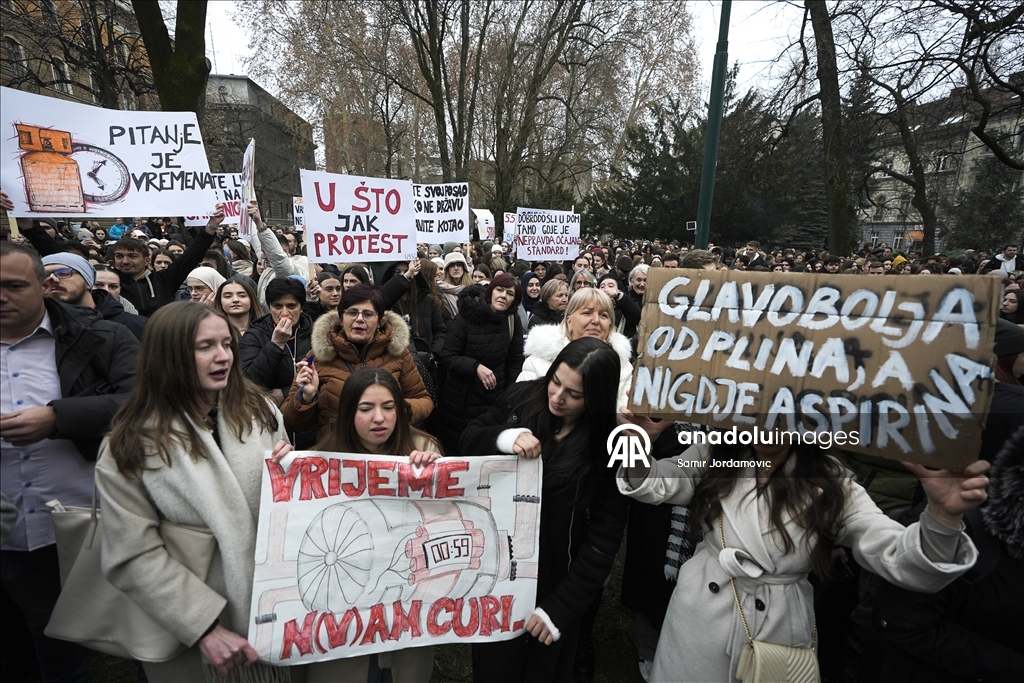 Studenti pred Vladom KS traže sistemsko rješavanje problema u domovima