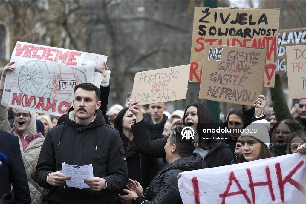 Studenti pred Vladom KS traže sistemsko rješavanje problema u domovima