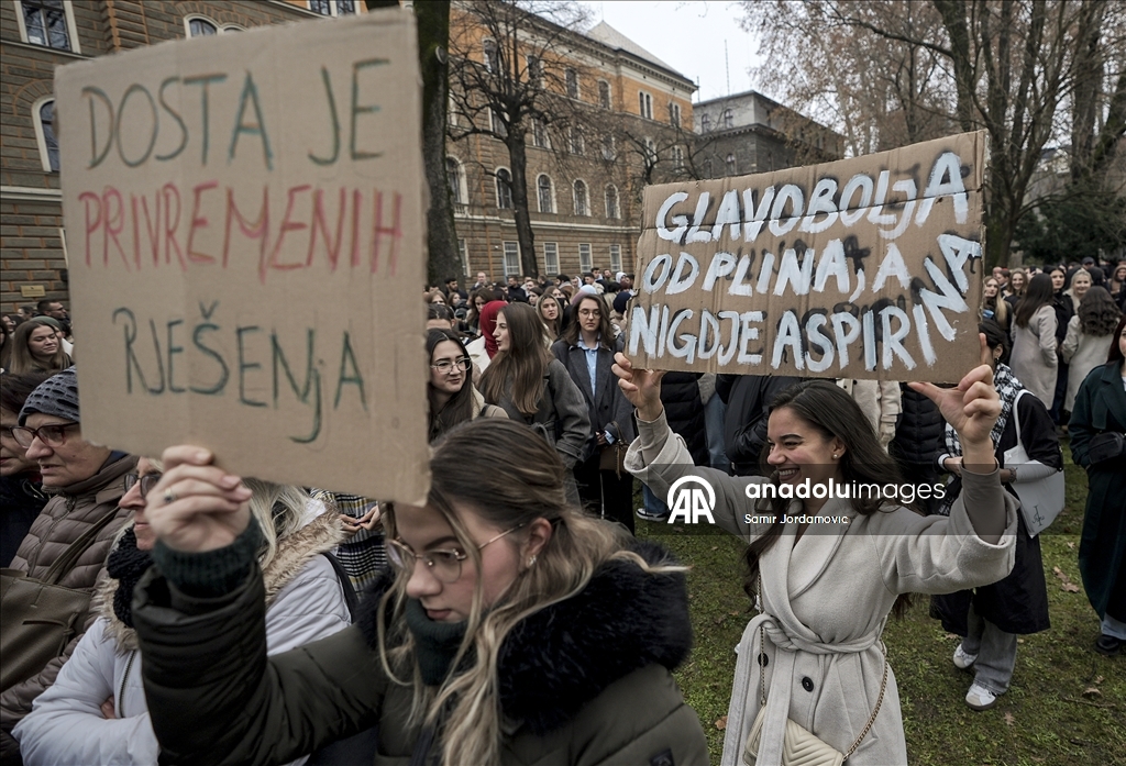 Studenti pred Vladom KS traže sistemsko rješavanje problema u domovima