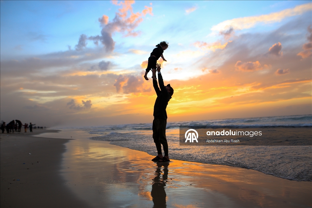 Жизнь в тени разрушений в Газе