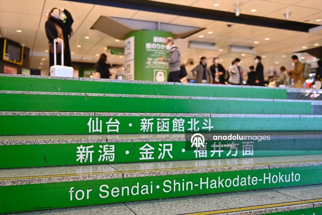 Japonya açıklarında 7,6 büyüklüğünde depremin ardından hızlı tren seferleri iptal edildi